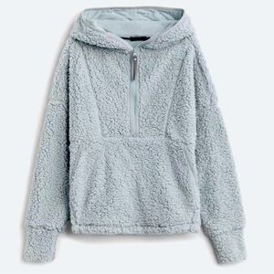 Half zip pullover
